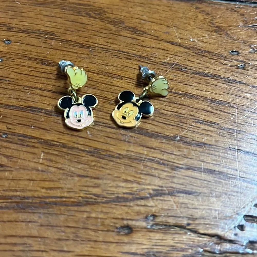 Mickey Mouse Disney earrings - Picture 3 of 6